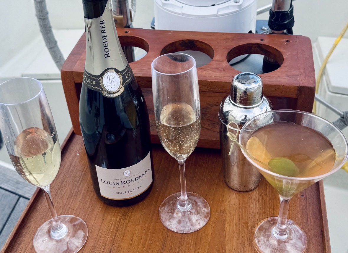 Bubbly or dirty Martini ?